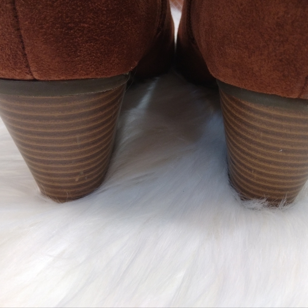Bandolino Suede Ankle Block Heel Shoes - Picture 8 of 12